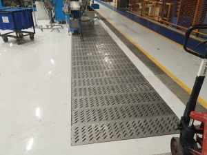 PASLANMAZ ZEMIN HAVUZLARI